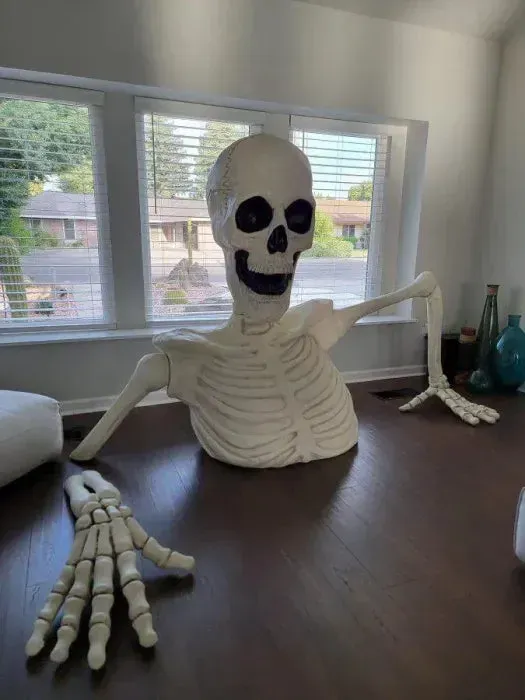 🔥–Towering Skeleton Haunting Sounds👻