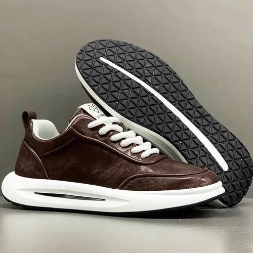 New type of thick soled non slip soft soled sports shoes with leather surface