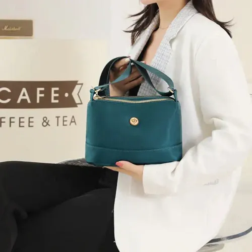 Minimalist Large-Capacity Nylon Shoulder and Crossbody Bag Layered Nylon Shoulder Adjustable Bag Color-Block Travel Tote