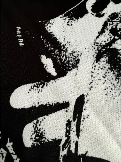 The new men's T-shirt for the summer of 2025 features a casual fashionable comfortable and breathable 3D letter pattern print