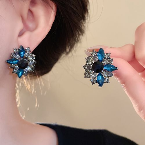 Luminous Blossoms: Silver Filigree & Diamond-Dust Earrings