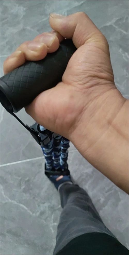 Resistance bands are suitable for both men and women.