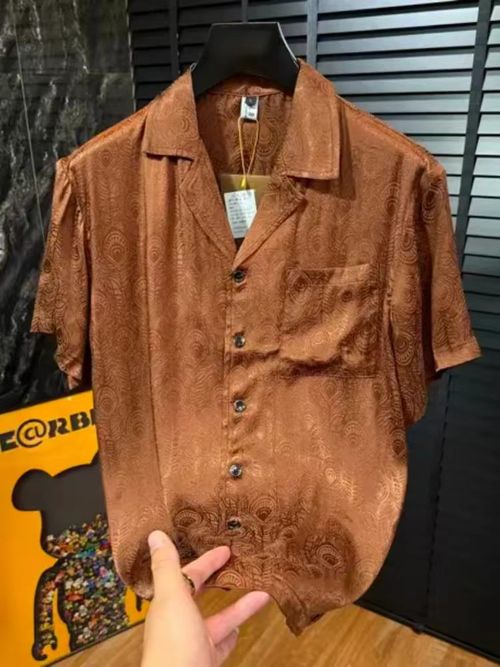 Short-sleeved shirt with brown feather print