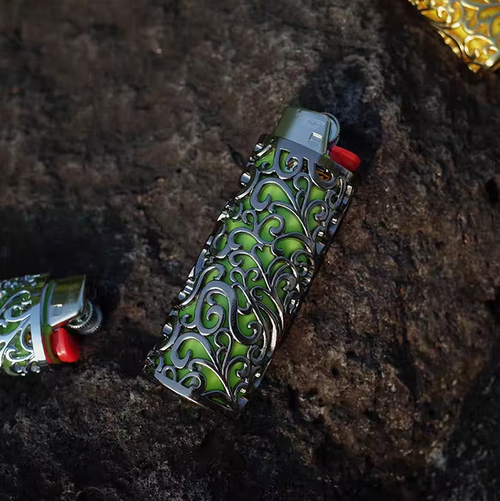 Retro metal lighter case