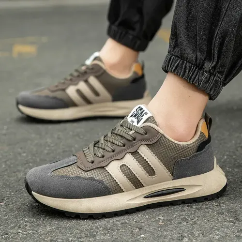 New comfortable soft sole, anti slip and wear-resistant sports shoes