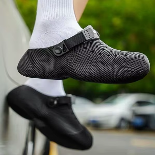 New Men's Slippers Summer Breathable Outdoor Non-Slip Soft Thick Sole Slides Beach