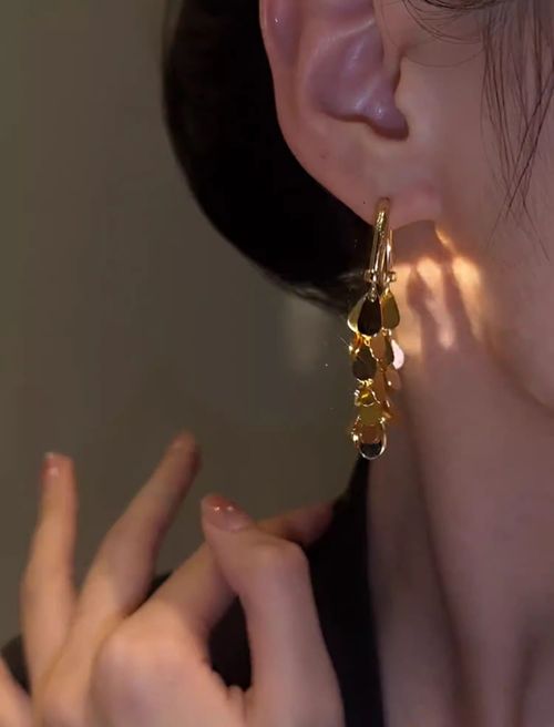 Gold tassel sparkling earrings, super fairy temperament (A pair)