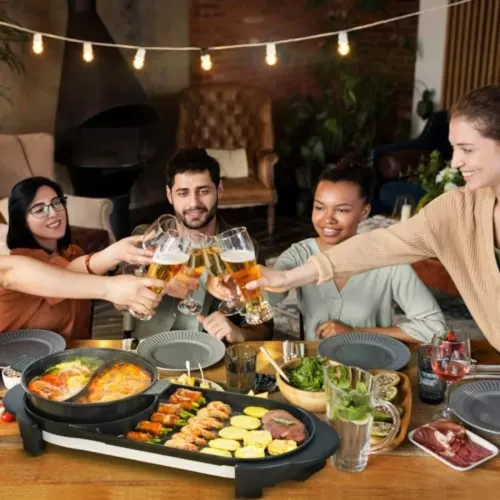 2-in-1 Multifunctional Electric Hot Pot & Grill — Featuring a Removable Hot Pot Insert, Dual-Use Indoor Design for Korean-Style BBQ and Japanese Shabu-Shabu, and a Non-Stick Griddle.