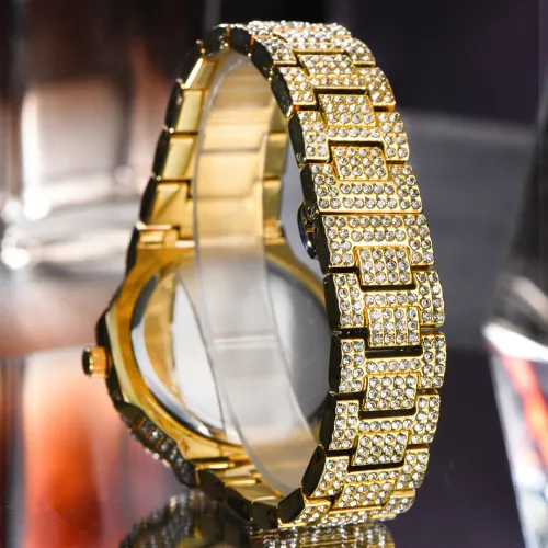 A Symphony of 1000 Diamonds, Worn Only by Those Who Command Destiny