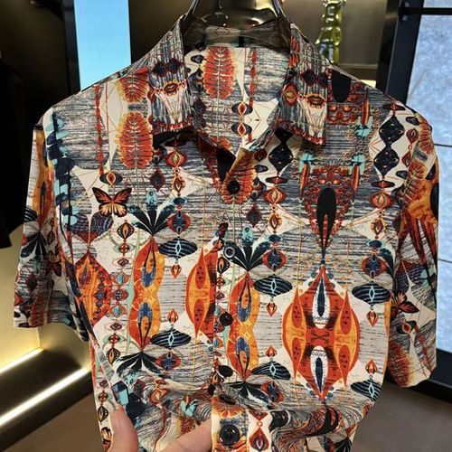Butterfly-print premium short-sleeve top