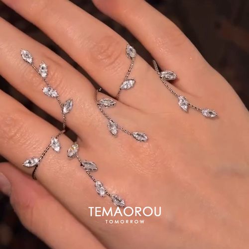 Super beautiful Cross five fingers leaf diamond ring niche design