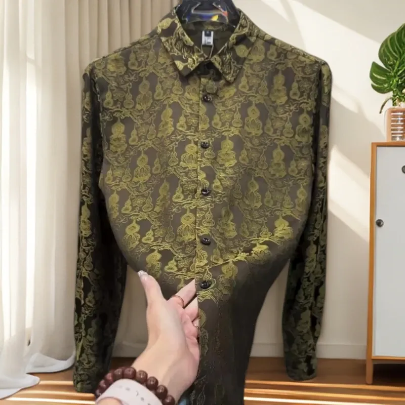 Long-sleeve shirt with gold-thread gourd print