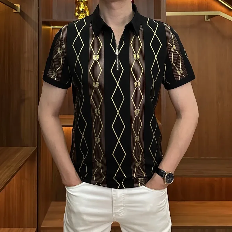 Short-sleeved top with black and gold striped diamond pattern