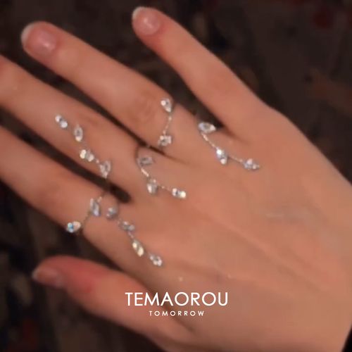 Super beautiful Cross five fingers leaf diamond ring niche design
