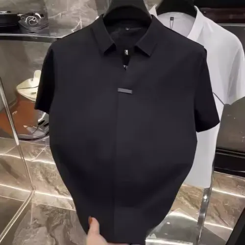 Black men's new T-shirt, lightweight, breathable, and suitable for business casual wear.