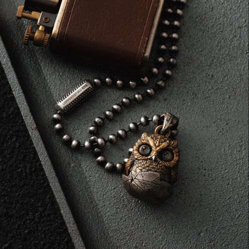 A collection of movable jewelry