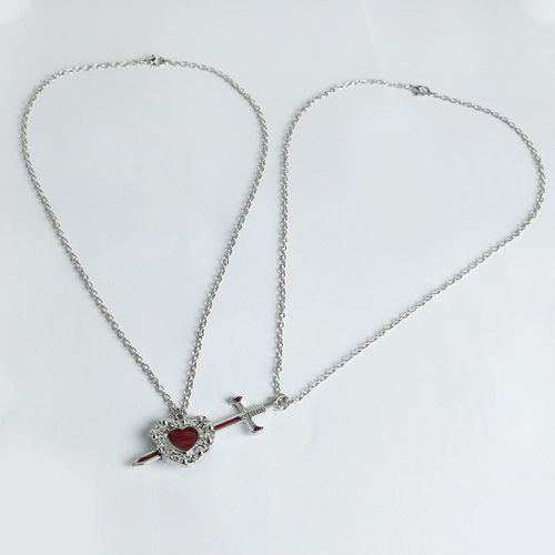 A pair of red zircon love couple sword necklaces, a must-have double-layer stacked belt heart-shaped necklace, exquisite jewelry couple gift