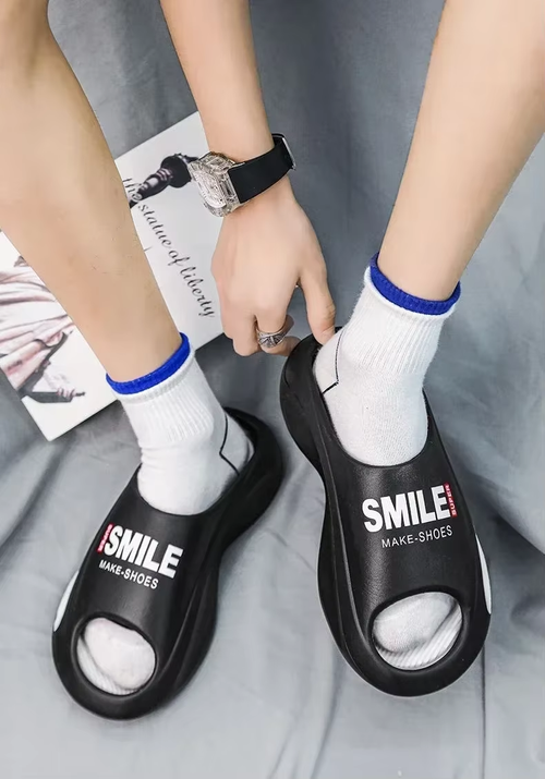 High quality New Slippersr Men Women Eva Soft Bottom Slippers Thick Bottom Comfortable Shock-absorbing Lightweight Beach Shoes