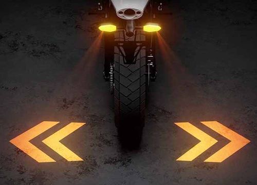 Motorcycle projection turn signal