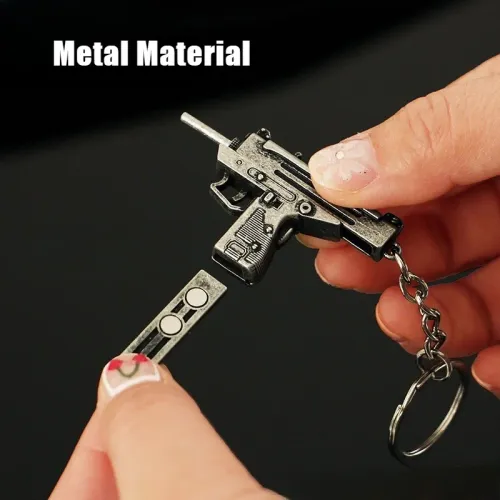 Gun Model Ornament Metal Pendant Uzi Submachine Gun Removable Alloy Keychain 5cm Decoration Crafts Figurines & Miniatures