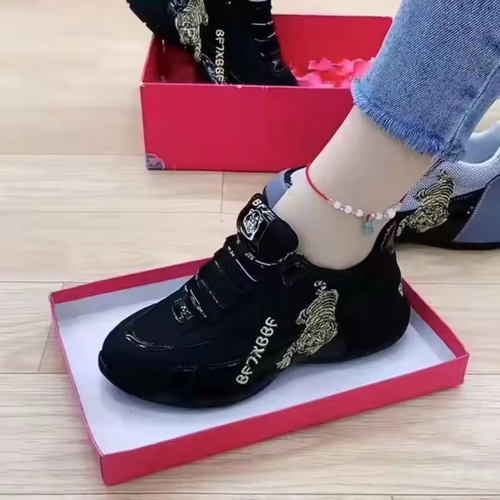 New Men's Sports Auspicious Tiger Embroidery Breathable Low-top Red Color Matching Lace-up Sneakers Shoes