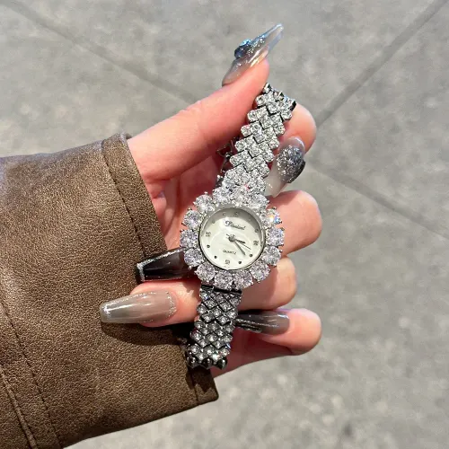 Ladies' Quartz Crystal Bracelet Watch Luxury Diamond Shining