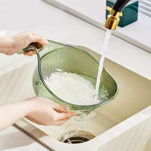 A multi-functional rice-washing bowl and draining scoop