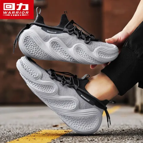 Breathable men's casual sports shoes