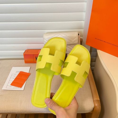H-Style Flat Slippers — Women's Beach Sandals