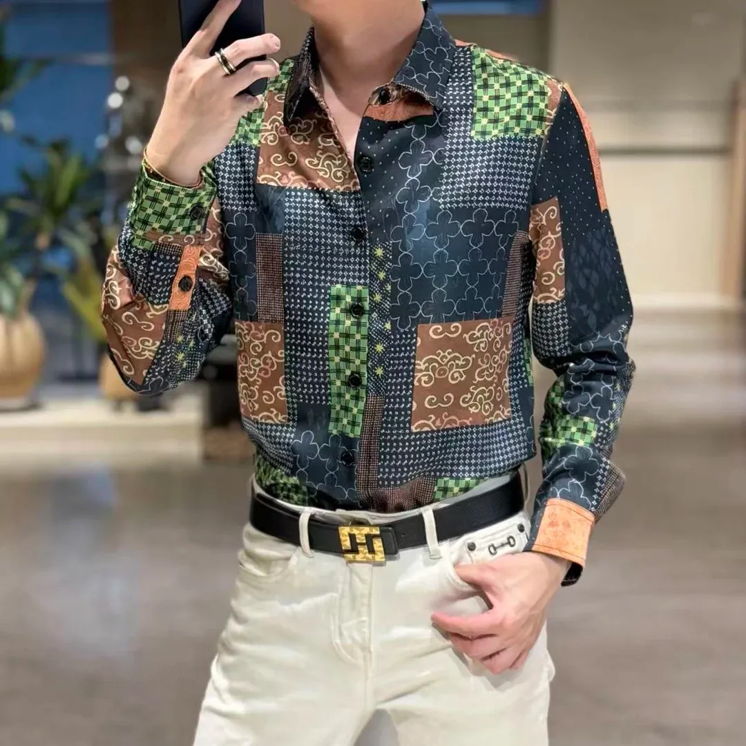 Summer long-sleeve shirt with clover patchwork detail
