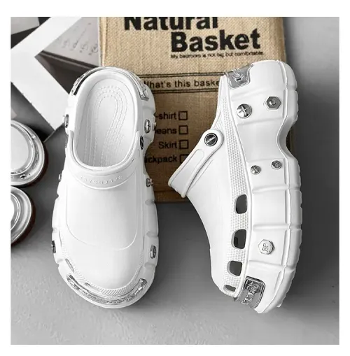 Men's casual sandals with thick sole and fashionable black color