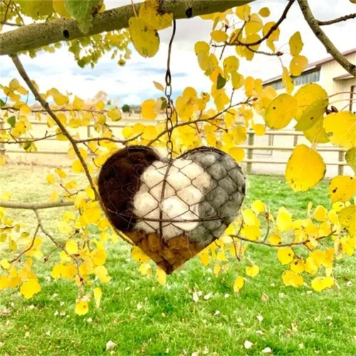 Handmade Alpaca Fiber Bird Nesting Heart Heart Shape Cotton Wool Winter Bird Tree Shelter Hanging Weather-Resistant