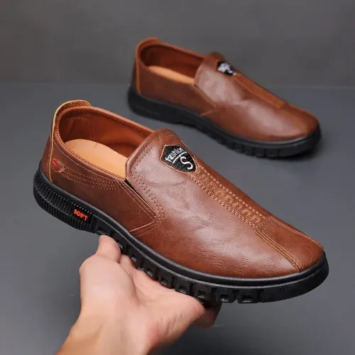 Men's soft soled business shoes are breathable, lightweight, and durable