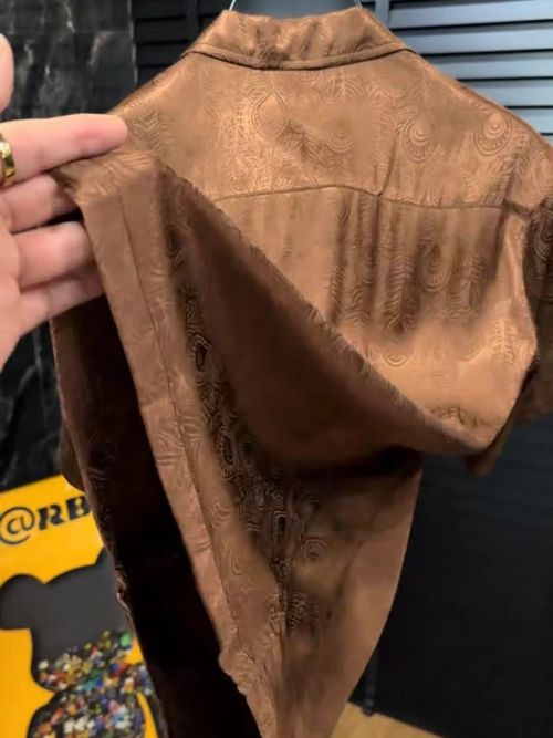 Short-sleeved shirt with brown feather print