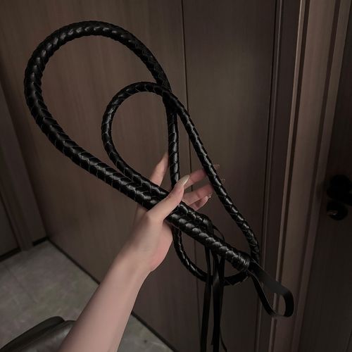 1.9m long leather whip