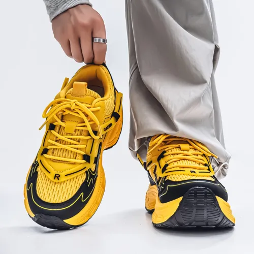 Anti smashing and anti stabbing sports safety shoes