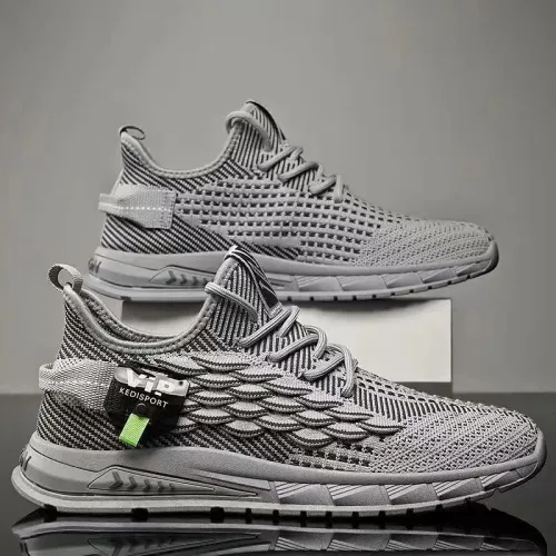 Spring New Men's Casual Breathable Mesh Coconut Shoes Fashionable Versatile Trendy Sports Shoes Lightweight Men's Footwear