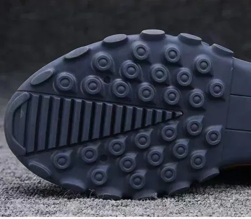 Men's casual sports shoes are fashionable, high-quality, and non slip