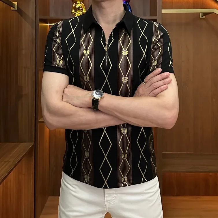 Short-sleeved top with black and gold striped diamond pattern