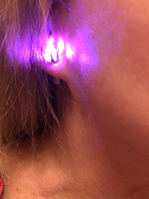 A pair Stylish LED-illuminated crown earrings