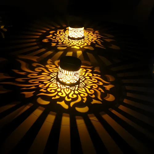 Say Goodbye to Darkness- Solar Powered Decorative Fence Lights（1pc)