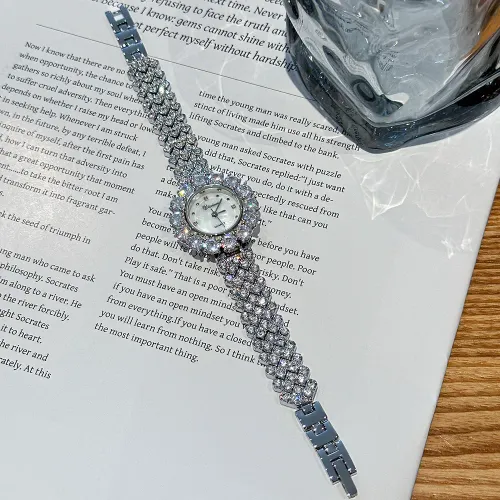 Ladies' Quartz Crystal Bracelet Watch Luxury Diamond Shining