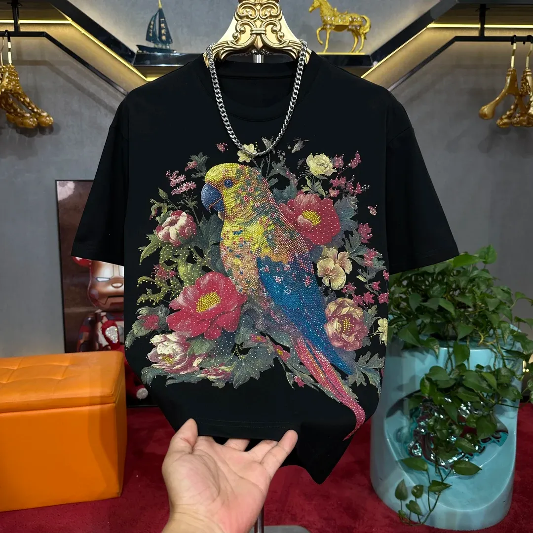 2026 New American Streetwear Men Black White Pink Parrot Rhinestone Print Loose Casual Fashion Round Neck Short Sleeve T-Shirt