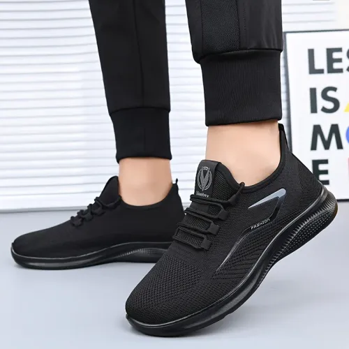 Men Lightweight Sneakers Slip On Breathable Mesh Walking Shoes Non Slip Casual Outdoor Running Comfortable soft Summer Shoes