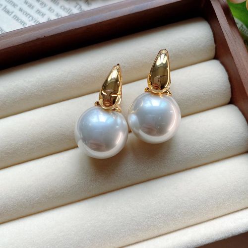 Vintage Iridescent Pearl Drop Earrings for Women Exquisite Sweet Geometric Hoop Earrings Simple Casual Versatile Jewelry Gift