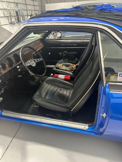 Wireless charging vacuum cleaner