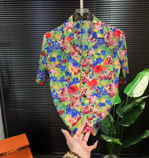 Men's Sophisticated Vibrant Floral Shirt
