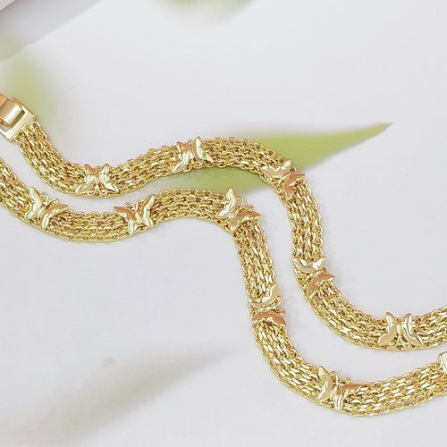 Stylish Retro Premium Design Hollow Butterfly Bracelet with Copper Metal Chain