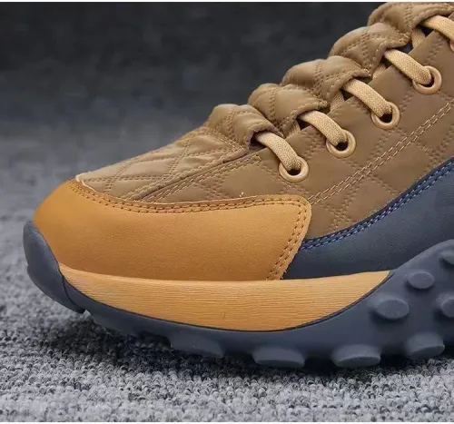 Men's casual sports shoes are fashionable, high-quality, and non slip