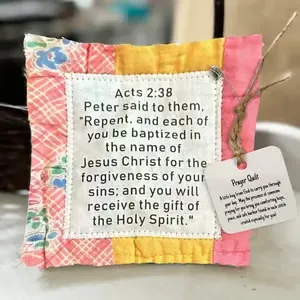 ✝️Best Encouraged And Blessed Gift-Prayer Quilt with cross inside